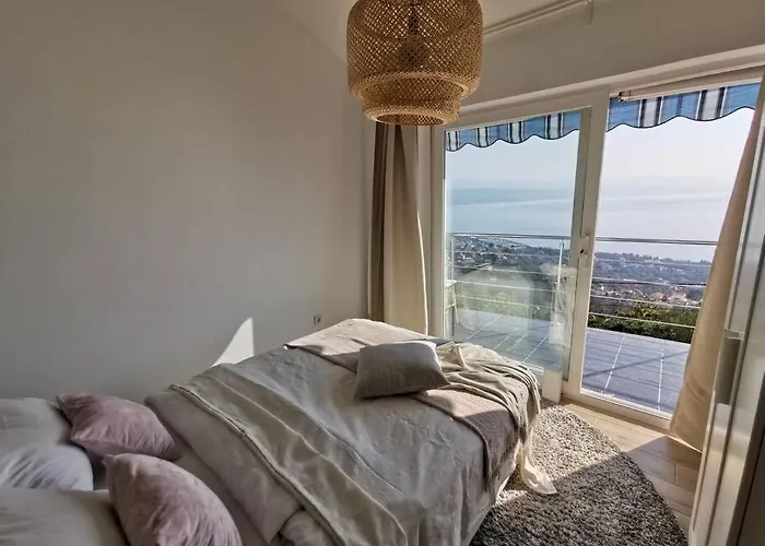 Mit 180° Meerblick Dobreć