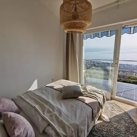 Mit 180° Meerblick Dobreć