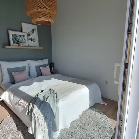 Mit 180° Meerblick Apartman Dobreć